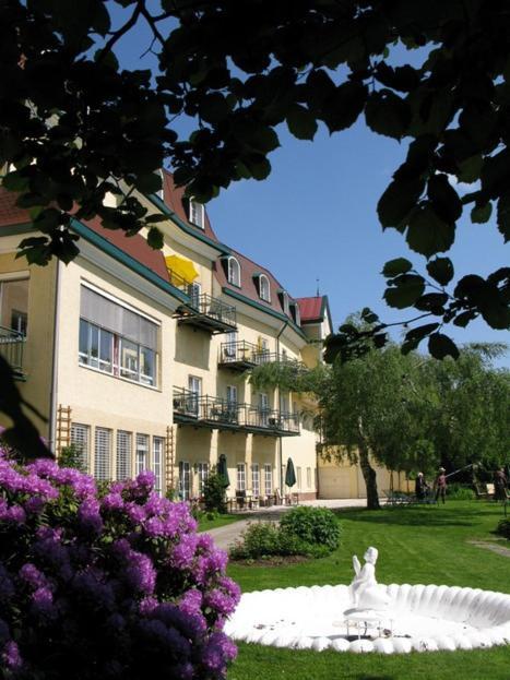 Kurhaus Dr. Petershofer Hotell Wolfsegg am Hausruck Exteriör bild