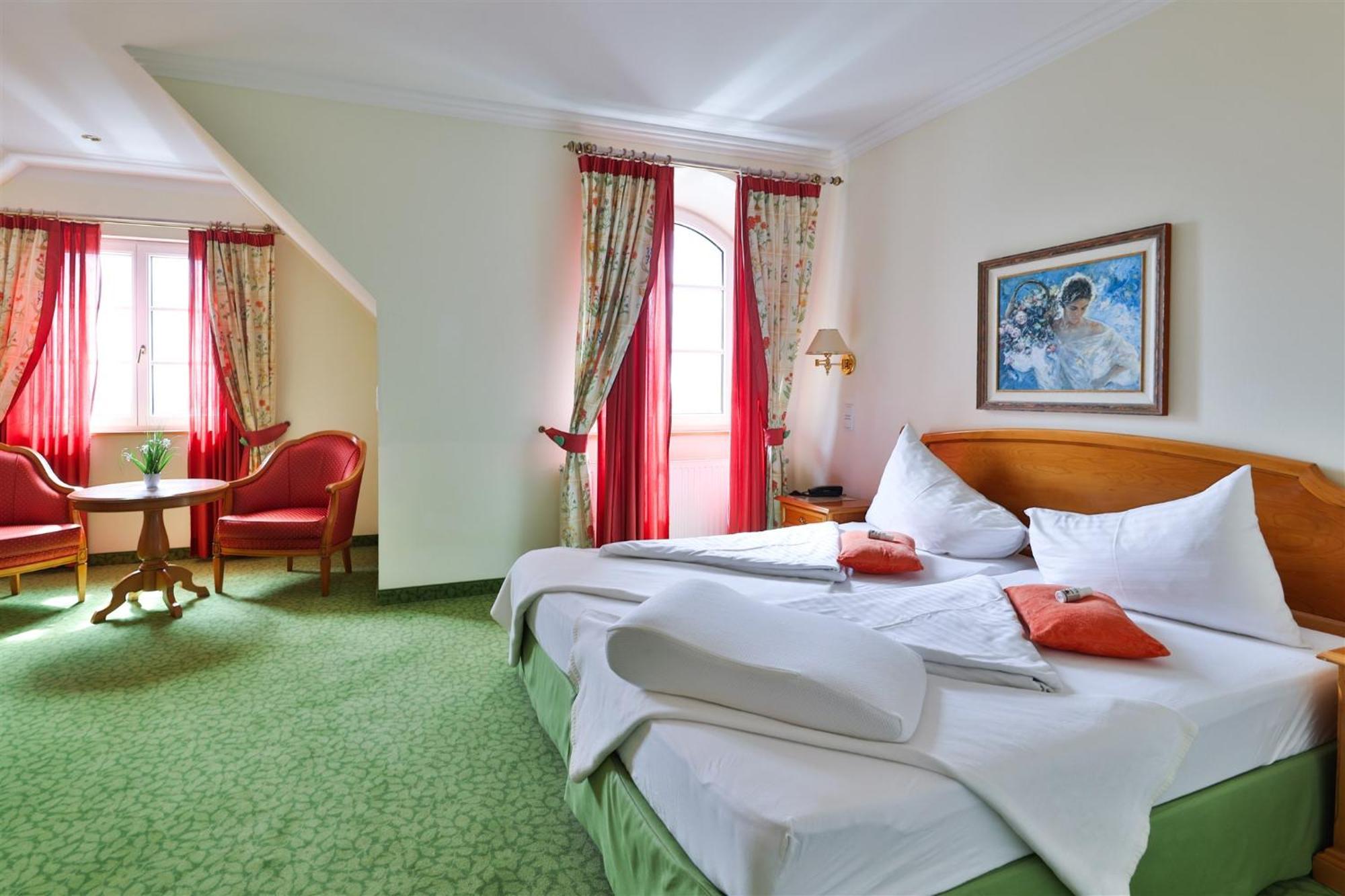Kurhaus Dr. Petershofer Hotell Wolfsegg am Hausruck Exteriör bild