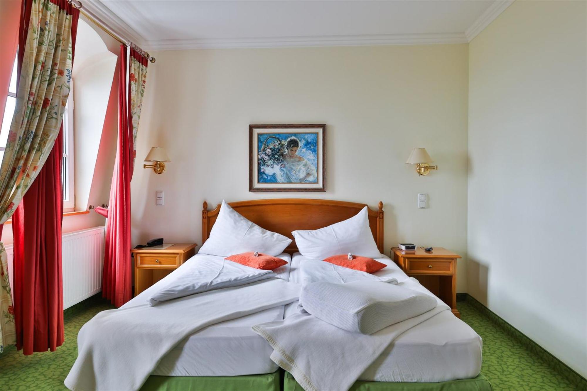 Kurhaus Dr. Petershofer Hotell Wolfsegg am Hausruck Exteriör bild