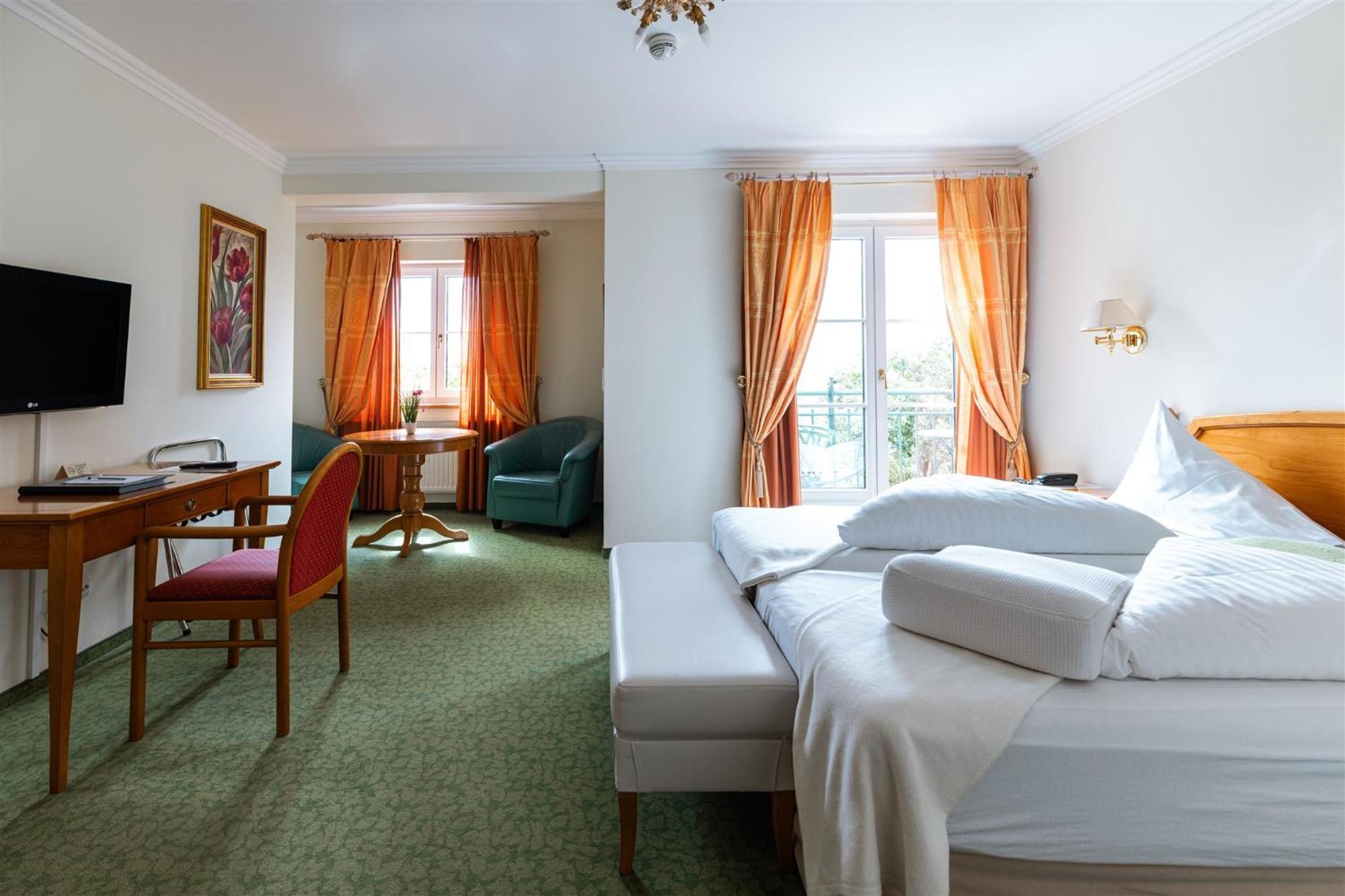 Kurhaus Dr. Petershofer Hotell Wolfsegg am Hausruck Exteriör bild